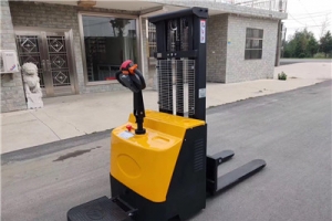 電動(dòng)式堆高車為何霸占柴油叉車市場(chǎng)？