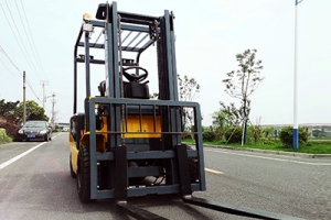 如何用儀器檢測(cè)電動(dòng)叉車的故障？